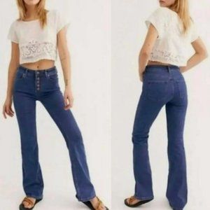 We The Free 5 Button Flare Blue Jeans 28